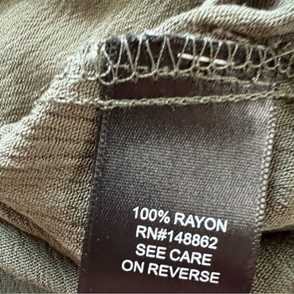 NWT Torrid size 2X green gauze cold shoulder top - Picture 7 of 7